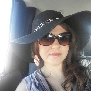 Meet your Posher, Pricilla